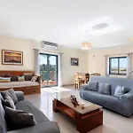 Villa Trindade *