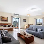 Villa Trindade *